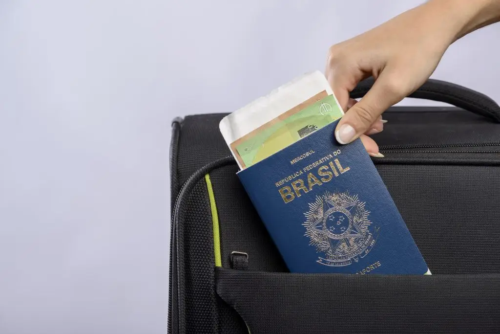 Novas tarifas de passaporte e visto: o que muda para quem viaja a trabalho
